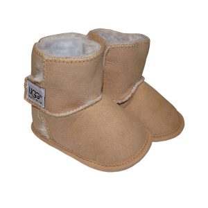 پاپوش نوزادی پوتین UGG دخترانه بژ مسترشوز Mrshoes مدل mc637