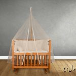 تخت کنار مادر یو The bed next to Yoo's mother